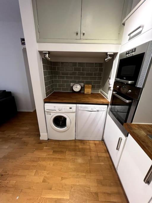 Lovely 1 Bedroom Apartment In West Kensington Londra Exterior foto